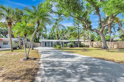 2510 51st Avenue Terrace W, Bradenton, FL 34207 - Photo 9