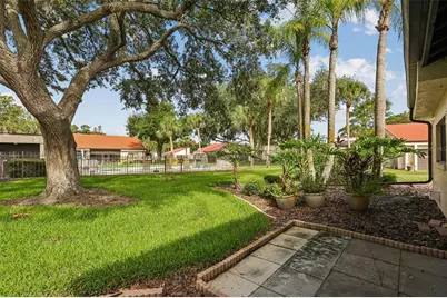 107 Seville Court N, Plant City, FL 33566 - Photo 5