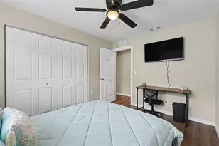 102 Shore Dr E, Oldsmar, FL 34677 - Photo 17