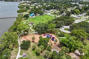 102 Shore Dr E, Oldsmar, FL 34677 - Photo 27