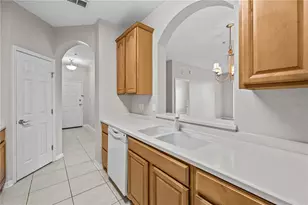 1351 Venezia Ct, Davenport, FL 33896 - Photo 5