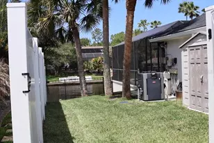 2 Colony Ct, Palm Coast, FL 32137 - Photo 9