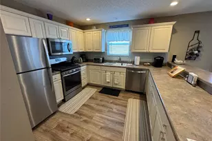 1631 Edisto Ln, The Villages, FL 32162 - Photo 9