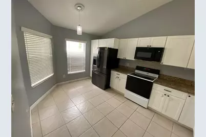 82 Lakepointe Circle #82, Kissimmee, FL 34743 - Photo 11