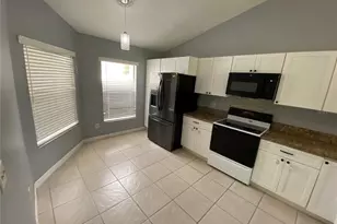 82 Lakepointe Cir, Kissimmee, FL 34743 - Photo 11