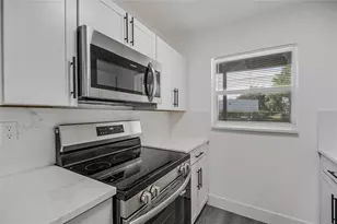 922 Bates Ave, Eustis, FL 32726 - Photo 5