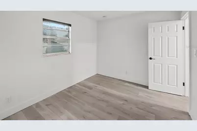 131 Emerald Lane, Largo, FL 33771 - Photo 23