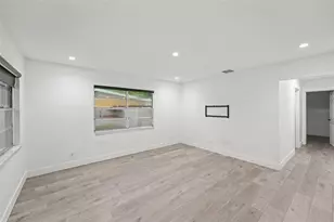 131 Emerald Ln, Largo, FL 33771 - Photo 5