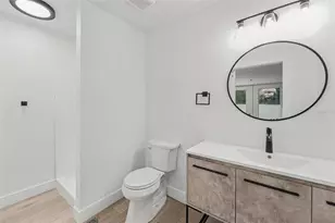 131 Emerald Ln, Largo, FL 33771 - Photo 15