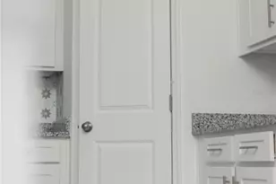 661 Crown Rose Dr, Eagle Lake, FL 33839 - Photo 7