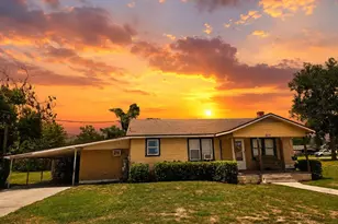 507 Florida Ave, Dundee, FL 33838 - Photo 1