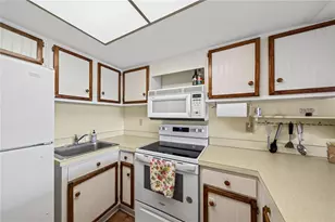601 N McDonald St, Mount Dora, FL 32757 - Photo 9