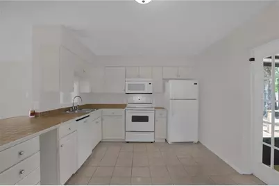 1349 E Wisconsin Avenue, Deland, FL 32724 - Photo 9