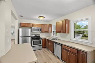 446 37th Ave NE, Saint Petersburg, FL 33704 - Photo 7