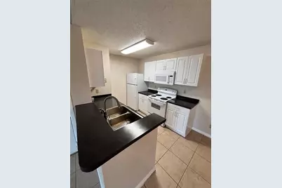 2030 Cascades Boulevard #303, Kissimmee, FL 34741 - Photo 3