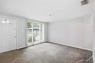 3008 N 43rd St, Tampa, FL 33605 - Photo 9