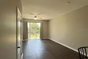 5032 White Sanderling Ct, Tampa, FL 33619 - Photo 7