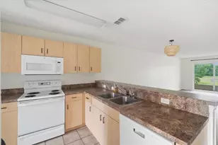 212 Ocean Bluff Dr, Poinciana, FL 34759 - Photo 5