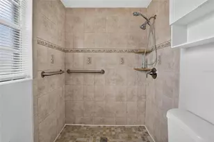 4706 S 87th St, Tampa, FL 33619 - Photo 7