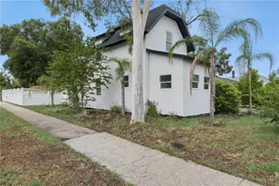 732 E Orange Ave, Eustis, FL 32726 - Photo 3