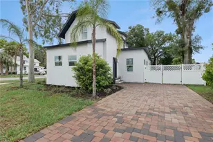 732 E Orange Ave, Eustis, FL 32726 - Photo 1