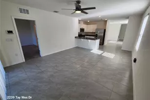 2239 Tay Wes Dr, Saint Cloud, FL 34771 - Photo 9