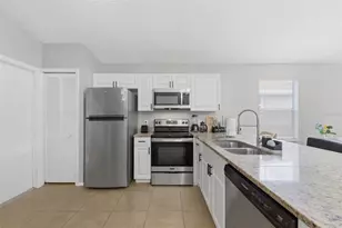 5230 Florida Holly Dr, Orlando, FL 32811 - Photo 5