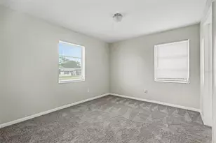 7170 Holiday Dr, Spring Hill, FL 34606 - Photo 9