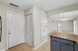 7170 Holiday Dr, Spring Hill, FL 34606 - Photo 7
