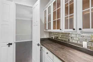 5105 W Neptune Way, Tampa, FL 33609 - Photo 17