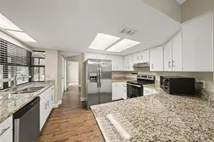 8009 Pagoda Dr, Spring Hill, FL 34606 - Photo 7