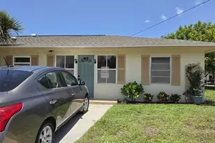121 Bay St, Tarpon Springs, FL 34689 - Photo 3