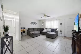 2266 Lake Lizzie Ct, Saint Cloud, FL 34771 - Photo 3