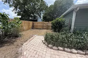 2232 NE 13th Ave, Gainesville, FL 32641 - Photo 15