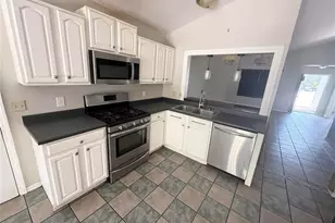 2232 NE 13th Ave, Gainesville, FL 32641 - Photo 7