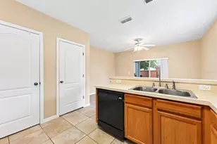 102 Wilton Cir, Sanford, FL 32773 - Photo 5
