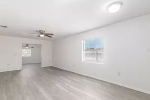31128 Lochmore Cir, Sorrento, FL 32776 - Photo 7