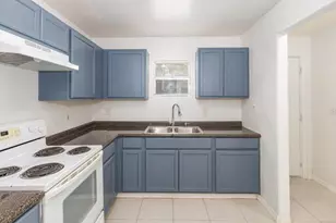 31128 Lochmore Cir, Sorrento, FL 32776 - Photo 5