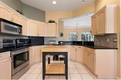 6852 Sagebrush Circle, Sarasota, FL 34243 - Photo 13