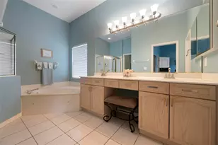 6852 Sagebrush Cir, Sarasota, FL 34243 - Photo 23