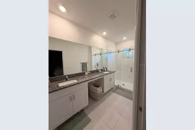 10805 Fanning Springs Court, Tampa, FL 33647 - Photo 3