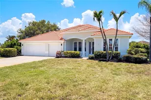 572 Oceanside Blvd, Melbourne, FL 32903 - Photo 1