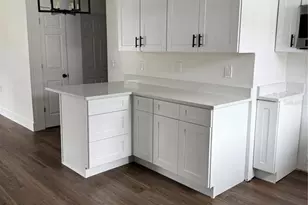 1819 Shore Acres Blvd NE, Saint Petersburg, FL 33703 - Photo 3