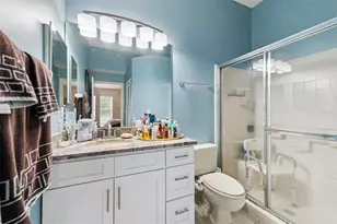 2404 Nantucket Glen Pl, Sun City Center, FL 33573 - Photo 11