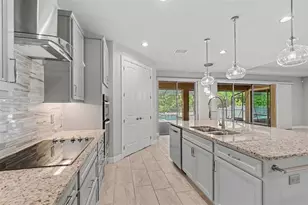 11610 Dublin Grafton Dr, Riverview, FL 33579 - Photo 9