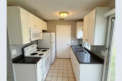 7425 Villas Oak Court, Orlando, FL 32835 - Photo 7