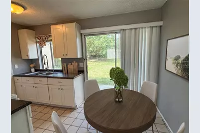 7425 Villas Oak Court, Orlando, FL 32835 - Photo 9