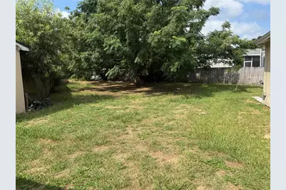 7425 Villas Oak Court, Orlando, FL 32835 - Photo 3