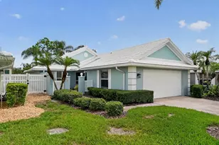 746 Harrington Lake Dr N, Venice, FL 34293 - Photo 1