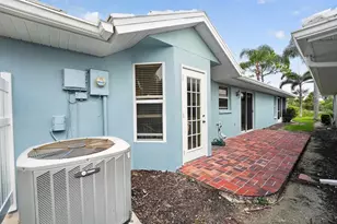 746 Harrington Lake Dr N, Venice, FL 34293 - Photo 3